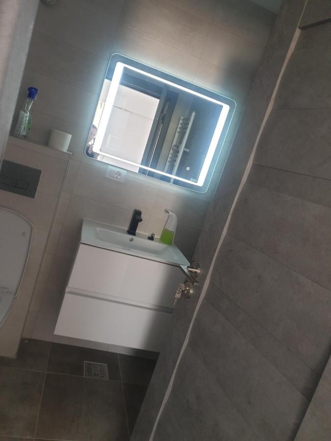 Apartament Dem Radulescu Langa Strand Ramnicu Valcea Luaran gambar